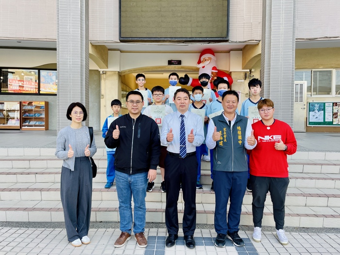 桌球隊參加臺中市中等學校運動會國男組第七名圖片