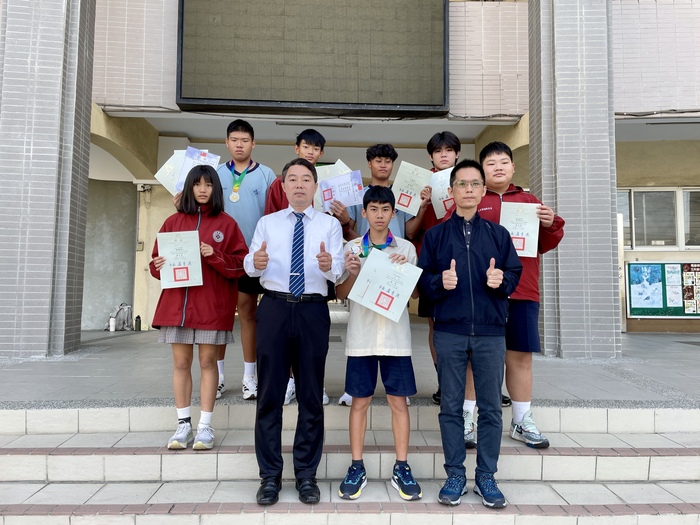 感謝顏隨勝校長及張世賢主任支持本校體育運動團隊並鼓勵孩子再創佳績